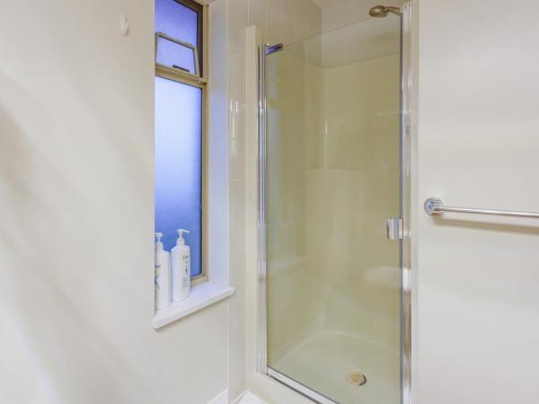 Convenient to Attractions & Close To Airport : photo 8 de la chambre suite 1 chambre