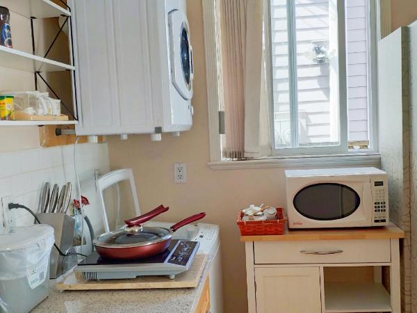 Helen's House / Close to Skytrain and Airport : photo 10 de la chambre maison 1 chambre