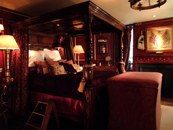 The Witchery by the Castle : photo 1 de la chambre suite de luxe - armurerie