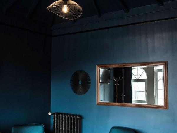 La villa 10 HÔTEL SPA : photo 10 de la chambre chambre familiale