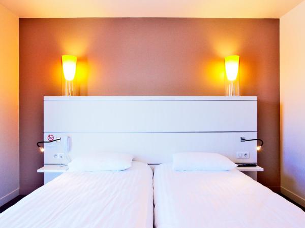 Kyriad La Rochelle Centre - Les Minimes : photo 4 de la chambre chambre lits jumeaux