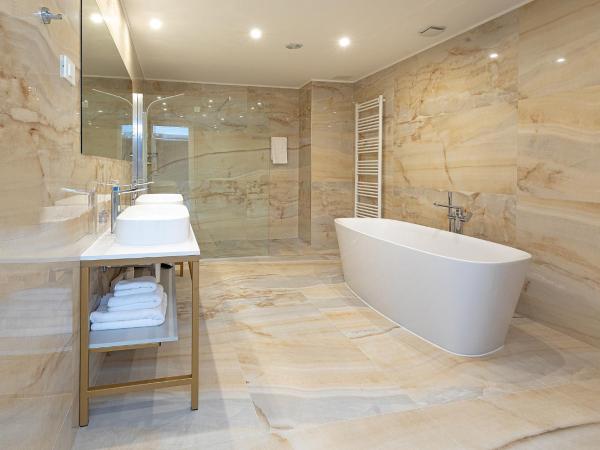 Hotel In Excelsis : photo 9 de la chambre suite présidentielle - vue sur mer 