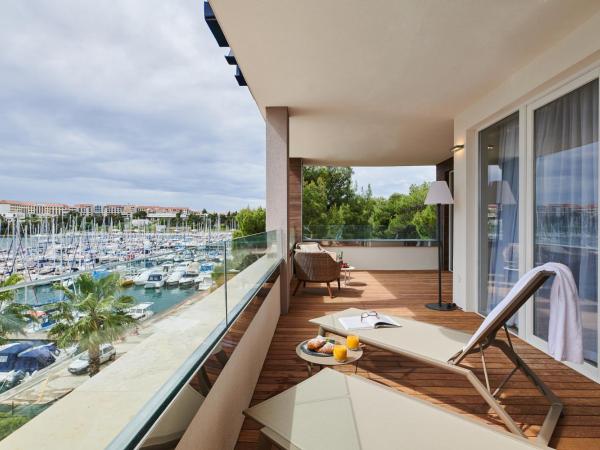 Ribarska Koliba Resort : photo 1 de la chambre suite avec balcon - vue sur mer