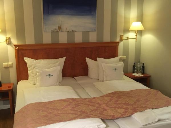 Hotel Savoy Hannover : photo 2 de la chambre chambre double avec vue sur rue - sans accès au centre de bien-Être