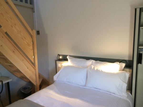 Hôtel Azur : photo 1 de la chambre chambre familiale (2 adultes et 2 enfants)