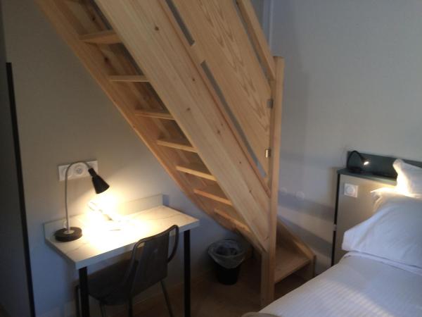 Hôtel Azur : photo 2 de la chambre chambre familiale (2 adultes et 2 enfants)