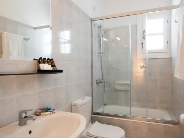 Hotel Charissi : photo 5 de la chambre chambre lits jumeaux - vue sur jardin