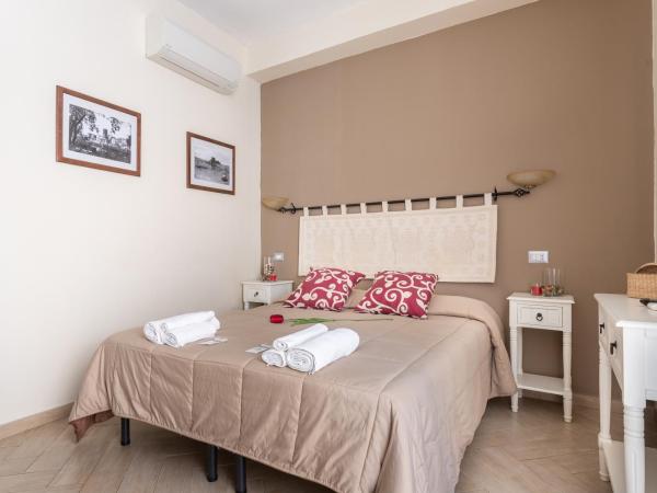 B&B Villamarì : photo 8 de la chambre chambre double avec salle de bains privative