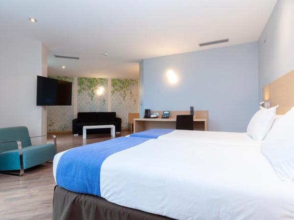 Hotel Gran Bilbao : photo 8 de la chambre chambre quadruple