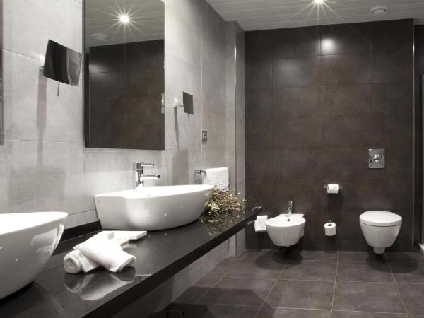 Hotel Gran Bilbao : photo 1 de la chambre chambre quadruple