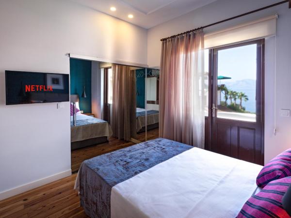 Mono Hotel : photo 10 de la chambre chambre double deluxe avec balcon - vue sur mer