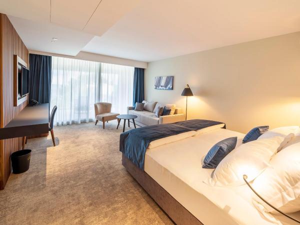 Luxury Hotel Riva : photo 1 de la chambre chambre double ou lits jumeaux de luxe avec balcon et vue sur la mer 