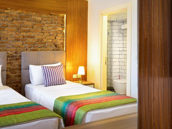 Mono Hotel : photo 6 de la chambre chambre double ou lits jumeaux - vue sur ville