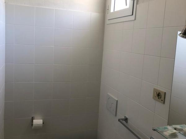 Hotel Marlisa Pier : photo 2 de la chambre chambre triple avec terrasse