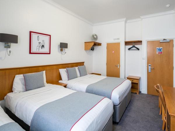 OYO Townhouse New England, London Victoria : photo 2 de la chambre chambre quadruple deluxe