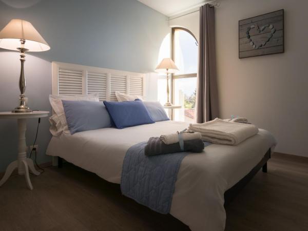 B&B Maison d'hôte et gite Mas d'Eymard : photo 6 de la chambre chambre double supérieure