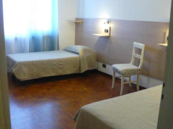 Hotel Vittoriano : photo 4 de la chambre chambre quadruple