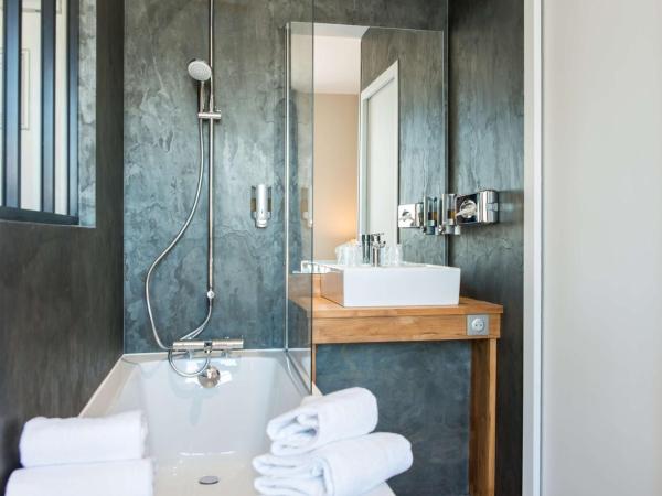 Best Western Hotel De La Plage Saint Marc sur Mer : photo 3 de la chambre chambre double classique avec vue sur le village