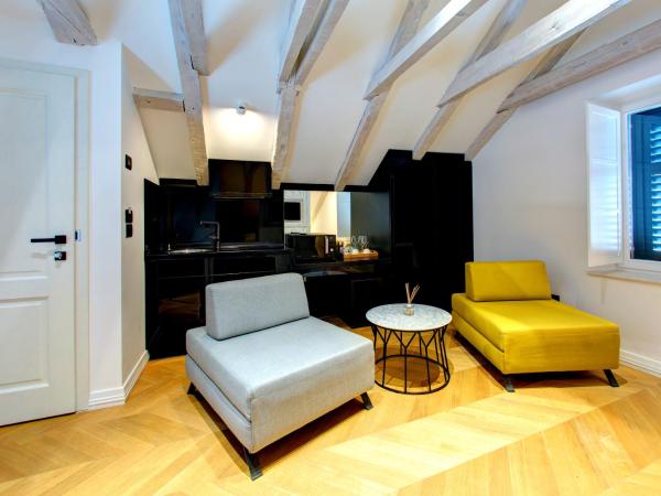 Guest House Forty-Four : photo 10 de la chambre studio avec balcon