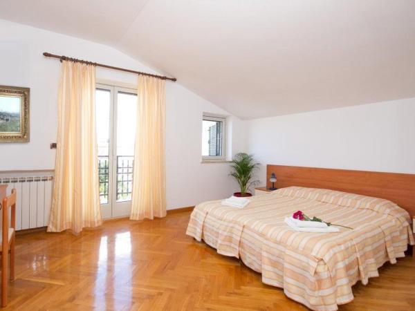 Villa Sveta Eufemija Bed end Breakfast II : photo 6 de la chambre chambre triple standard