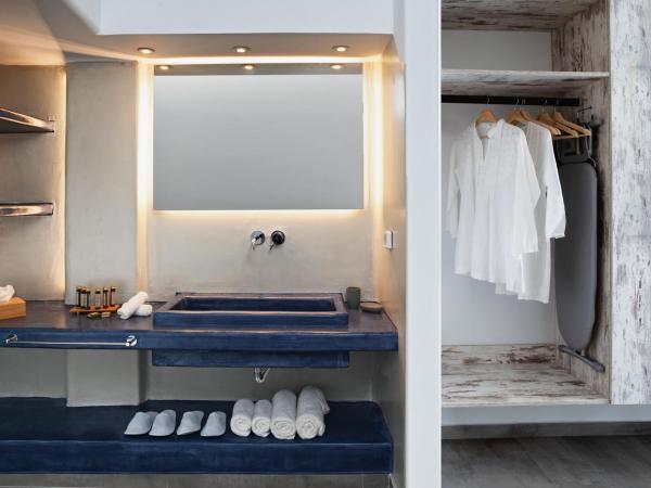 Irene City Villas : photo 5 de la chambre suite 1 chambre avec baignoire spa extérieure