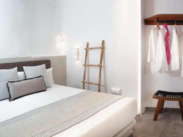 Irene City Villas : photo 7 de la chambre suite supérieure avec jacuzzi extérieur