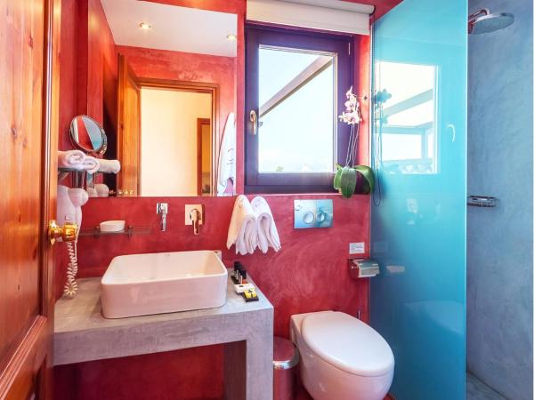 In Camera Art Boutique Hotel : photo 1 de la chambre suite principlae avec jacuzzi extérieur (formes de lumière)