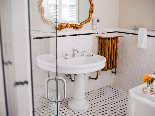 Dashwood Manor Seaside Bed & Breakfast : photo 7 de la chambre hébergement chelsea