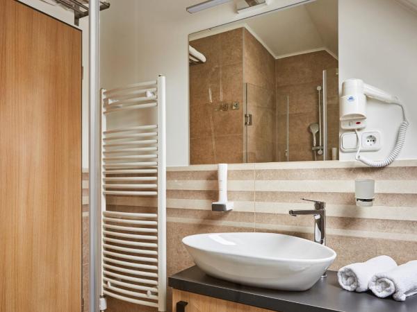 Gold House Pension : photo 4 de la chambre chambre double ou lits jumeaux standard avec balcon