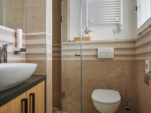 Gold House Pension : photo 5 de la chambre chambre supérieure lit queen-size