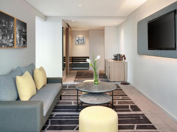 Novotel Jakarta Cikini : photo 5 de la chambre suite lit king-size exécutive