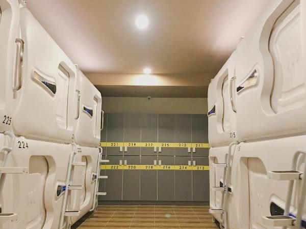 The Capsule Malioboro : photo 1 de la chambre lit dans dortoir pour hommes