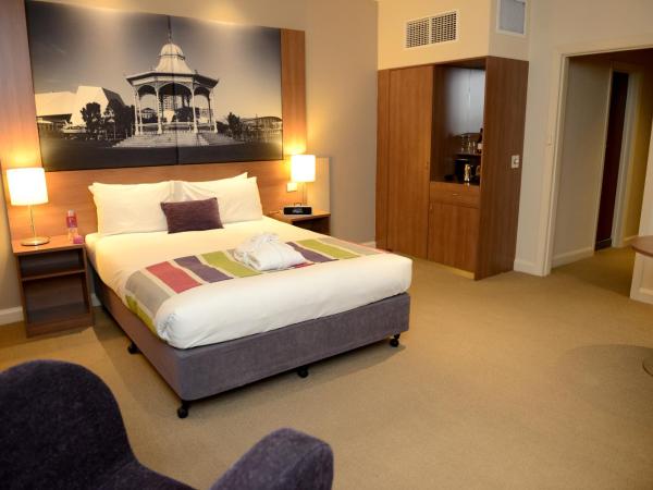 Grosvenor Hotel Adelaide : photo 3 de la chambre chambre lit queen-size privilège