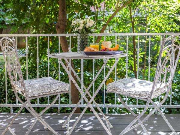 Luxury rooms with balcony : photo 5 de la chambre chambre double ou lits jumeaux supérieure avec terrasse