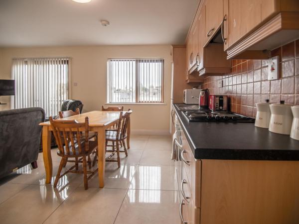 Donegan Court Aparthotel : photo 10 de la chambre chambre double avec balcon