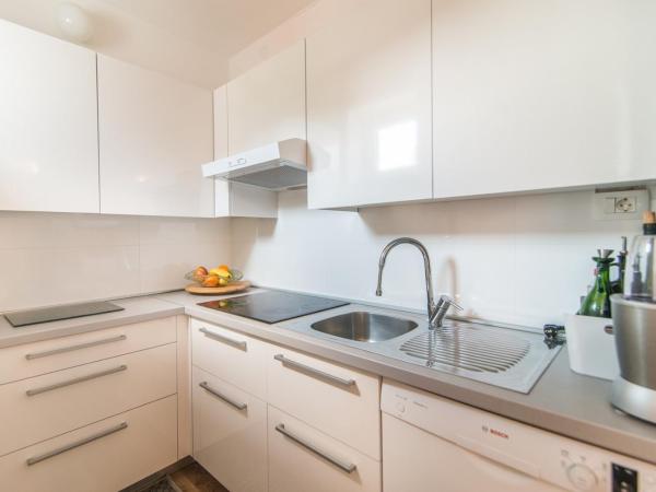 Apartment Complex Kampic : photo 10 de la chambre appartement avec balcon