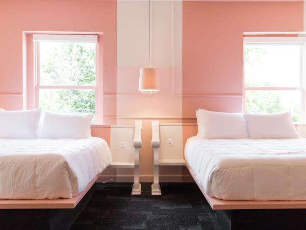 The Russell : photo 2 de la chambre room 2:6 - double queen