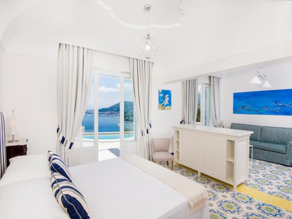 San Montano Resort & Spa : photo 4 de la chambre suite lit king-size - vue sur mer