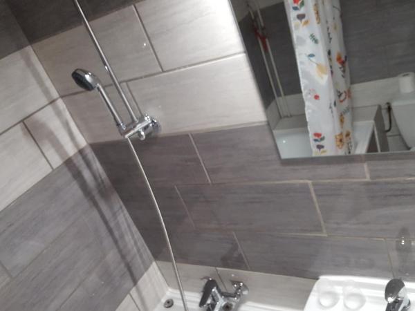 Hôtel Confort : photo 1 de la chambre chambre lits jumeaux