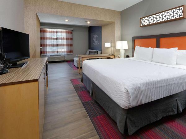 La Quinta by Wyndham Dallas Love Field : photo 2 de la chambre chambre exécutive lit king-size - non-fumeurs