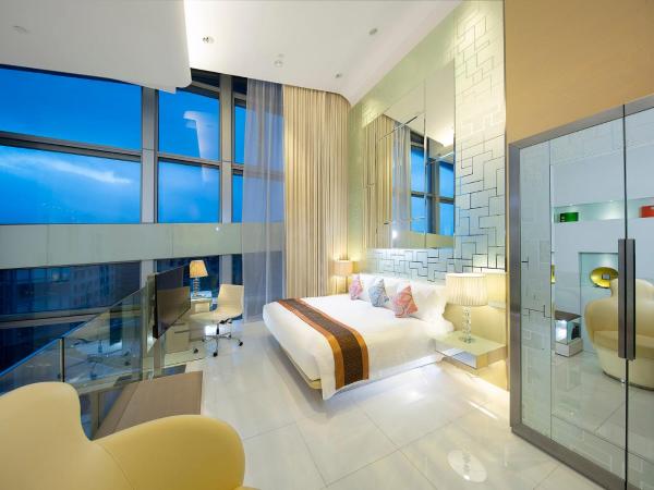 Regal Airport Hotel : photo 1 de la chambre suite en duplex