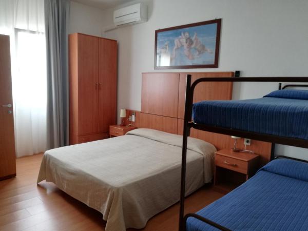 Hotel Silva Frontemare : photo 3 de la chambre chambre triple standard