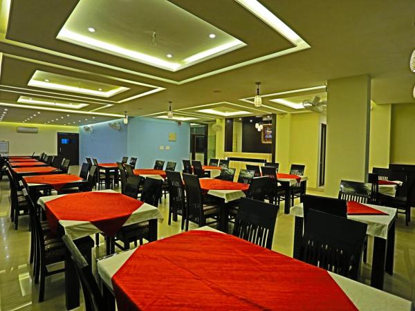 Hotel Suraj Palace : photo 8 de la chambre chambre deluxe double ou lits jumeaux