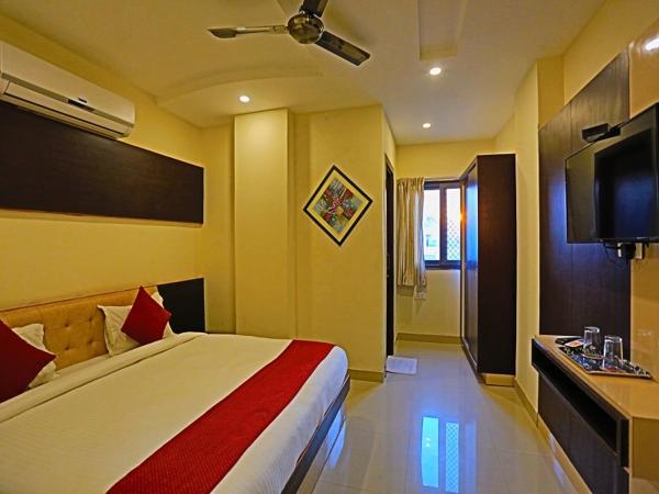 Hotel Suraj Palace : photo 2 de la chambre chambre deluxe double ou lits jumeaux