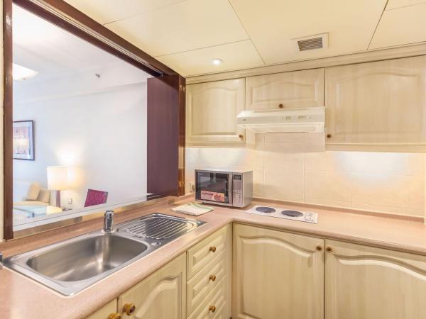 Regal Airport Hotel : photo 6 de la chambre appartement