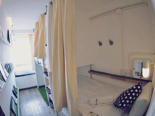 Jetty Huahin Hostel : photo 9 de la chambre chambre triple avec salle de bains