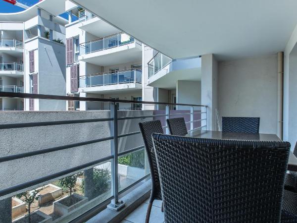 Vacancéole - Résidence Le Crystal : photo 6 de la chambre appartement 2 chambres (6 adultes) – accessible aux personnes à mobilité réduite