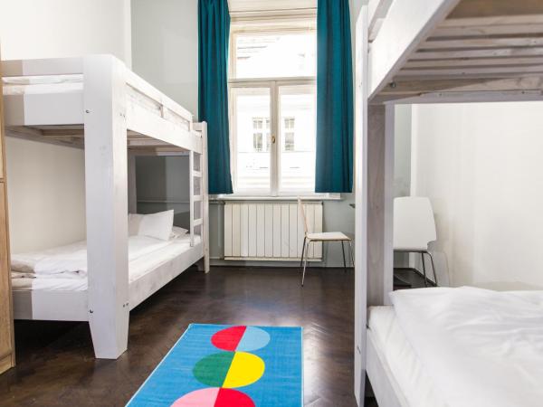 2B Hostel & Rooms : photo 7 de la chambre lit dans dortoir mixte de 4 lits