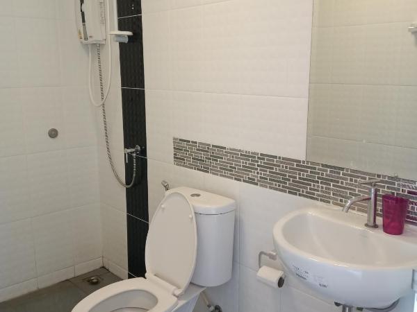 Mae Pon Hostel : photo 10 de la chambre chambre lits jumeaux standard