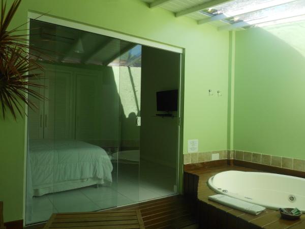 Pousada dos Reis : photo 2 de la chambre suite avec baignoire spa